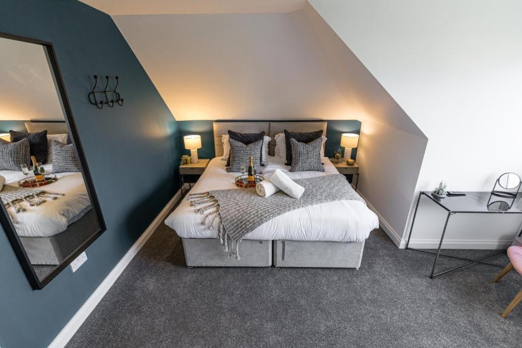 Bournecoast - Stylish Flat With Balcony - Sea Views - 10 Min Walk To Beach - Parking - Wifi - Fm8407 Bournemouth Ngoại thất bức ảnh