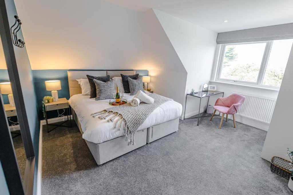 Bournecoast - Stylish Flat With Balcony - Sea Views - 10 Min Walk To Beach - Parking - Wifi - Fm8407 Bournemouth Ngoại thất bức ảnh